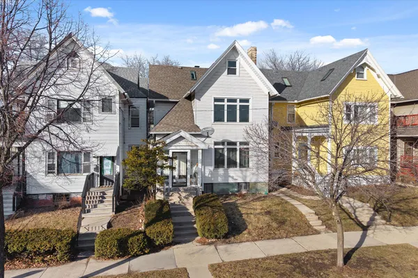 $409,900 | 804 East Kewaunee Street, Unit 806, Milwaukee, WI 53202