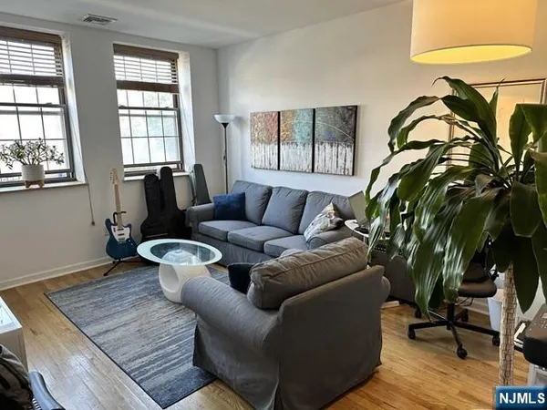 $2,000 | 54 Park Avenue, Unit 2, Rutherford, NJ 07070