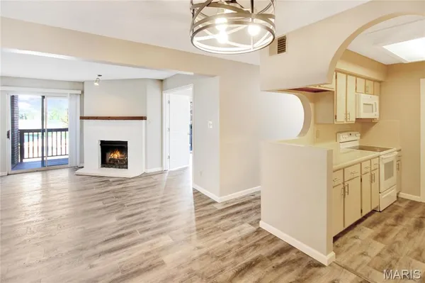 $1,475 | 121 Shirley Ridge Drive, St. Charles, MO 63304