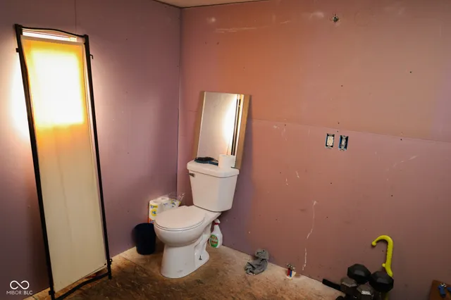 $67,000 | 2428 South J Street, Elwood, IN 46036