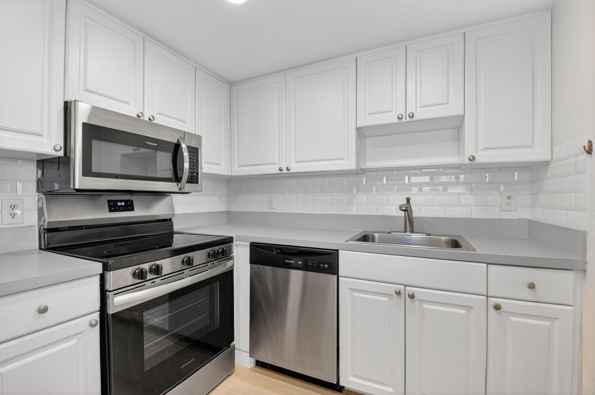 51 Flanders B Delray Beach, FL 33484 - Photo 2 of 42 12-web-or-mls-DSC_0629