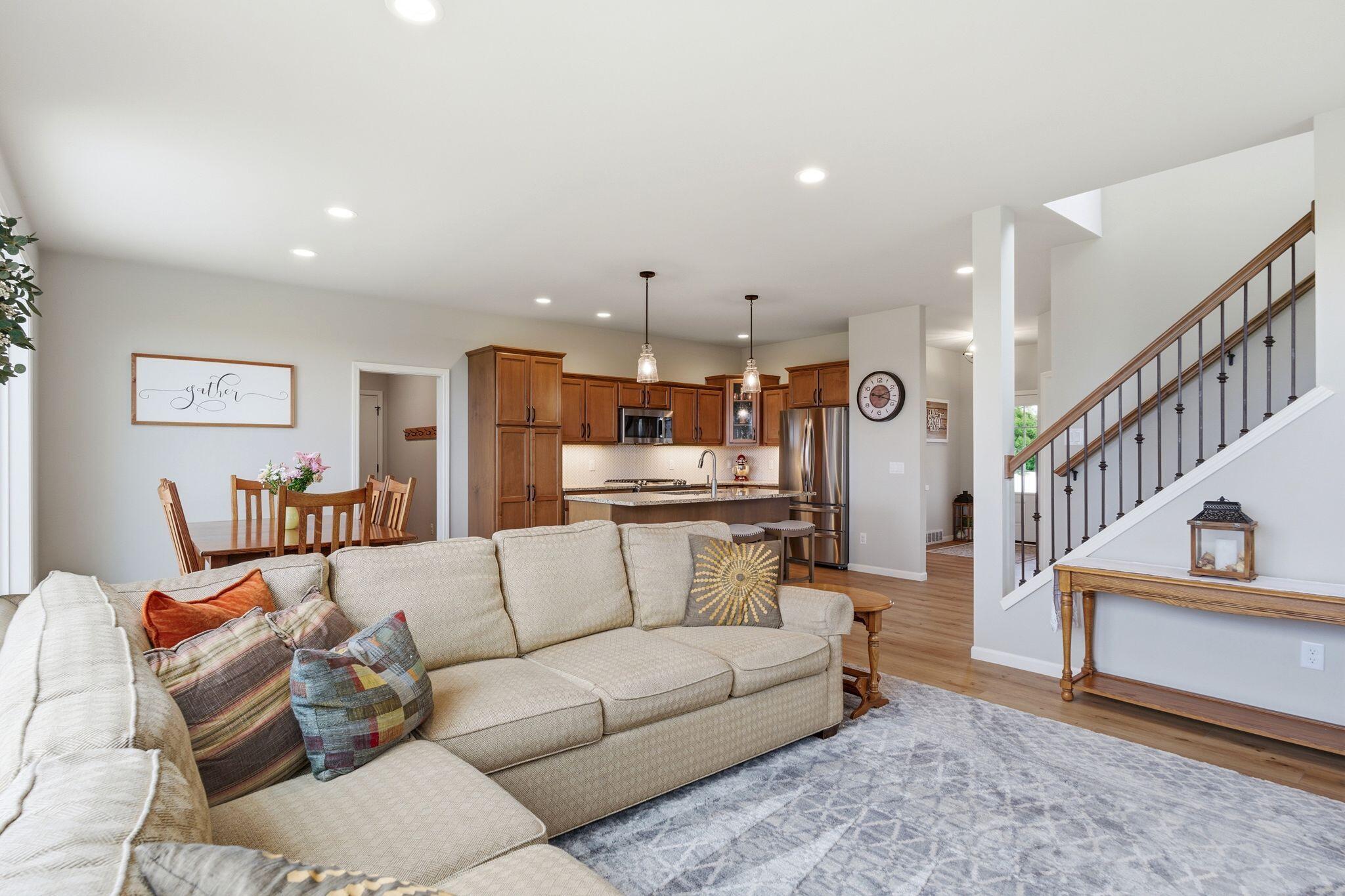 809 South Musket Ridge Drive Sun Prairie, WI 53590 - Photo 16 of 37 Great Room