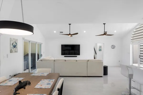 $2,295,000 | 937 Gulf Drive, Summerland Key, FL 33042