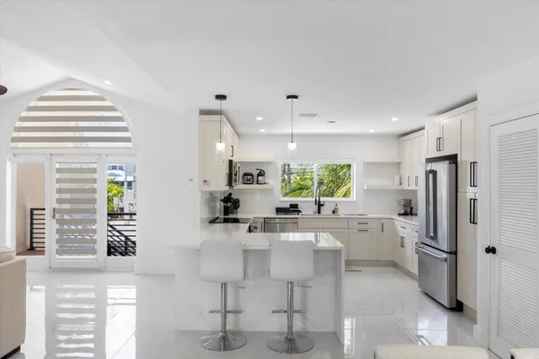 $2,295,000 | 937 Gulf Drive, Summerland Key, FL 33042