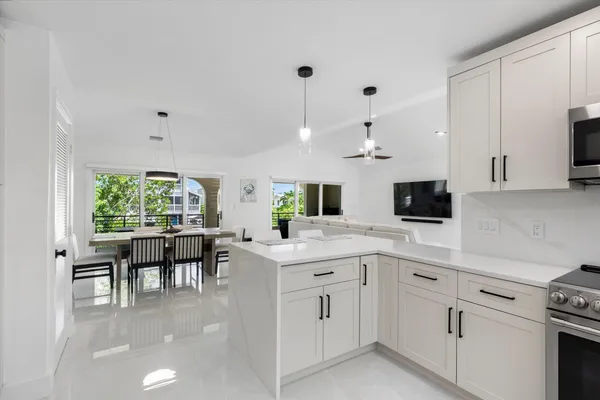 $2,295,000 | 937 Gulf Drive, Summerland Key, FL 33042