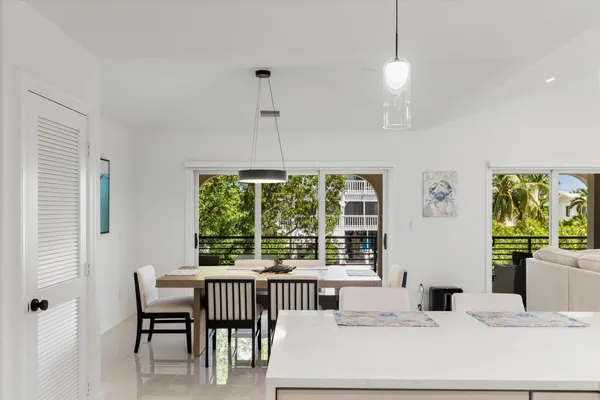 $2,295,000 | 937 Gulf Drive, Summerland Key, FL 33042