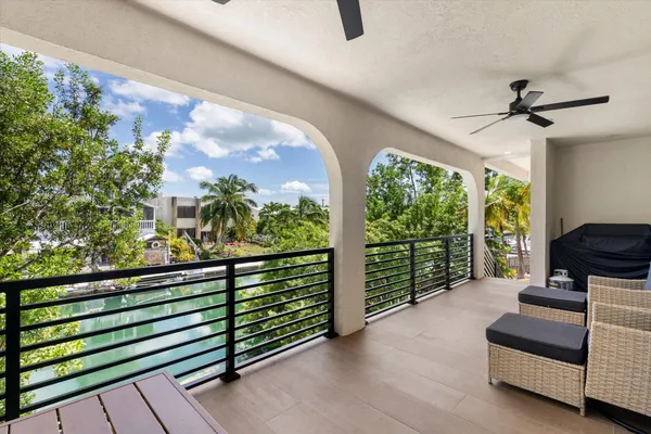 $2,295,000 | 937 Gulf Drive, Summerland Key, FL 33042