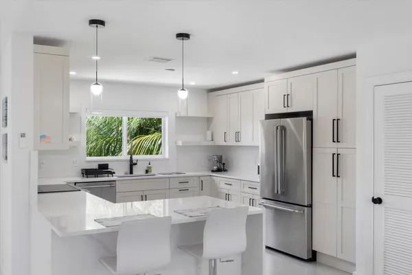 $2,295,000 | 937 Gulf Drive, Summerland Key, FL 33042