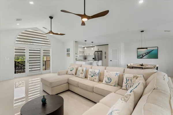 $2,295,000 | 937 Gulf Drive, Summerland Key, FL 33042