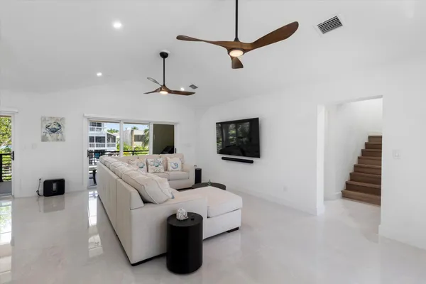 $2,295,000 | 937 Gulf Drive, Summerland Key, FL 33042