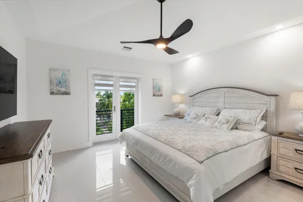 $2,295,000 | 937 Gulf Drive, Summerland Key, FL 33042