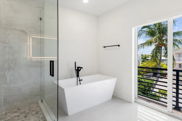 $2,295,000 | 937 Gulf Drive, Summerland Key, FL 33042