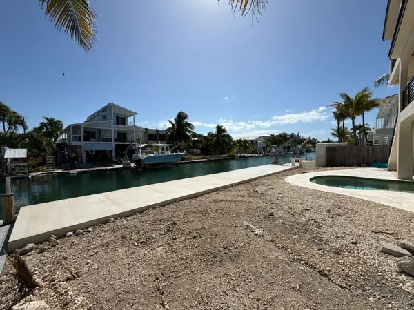 $2,295,000 | 937 Gulf Drive, Summerland Key, FL 33042