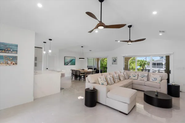 $2,295,000 | 937 Gulf Drive, Summerland Key, FL 33042
