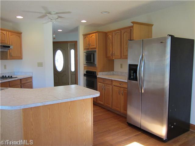 390 Duggins Road Stoneville, NC 27048 - Photo 6 of 13 Kitchen.
