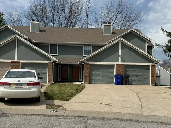 $185,000 | 501 Northeast Brookwood Circle, Unit C, Blue Springs, MO 64014