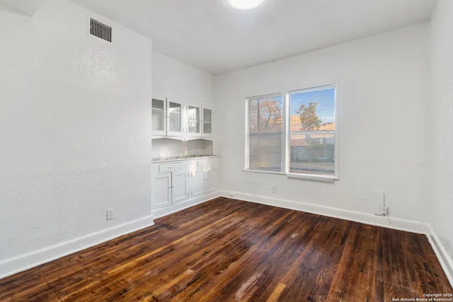 $975 | 1630 West Rosewood Avenue, Unit B, San Antonio, TX 78201