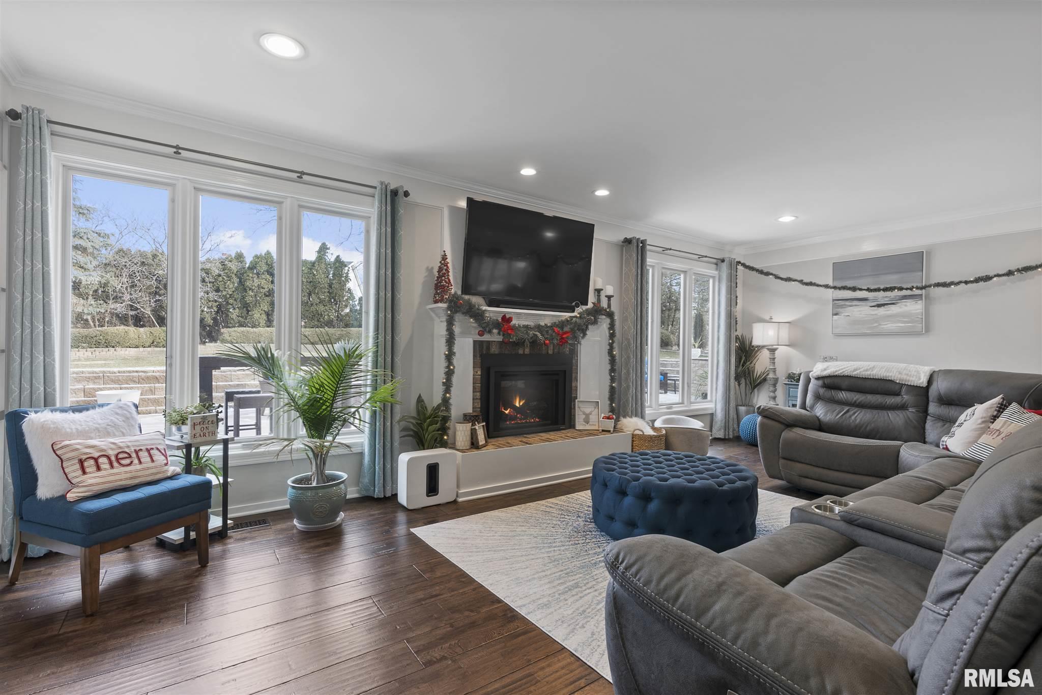 407 West Wolf Road Peoria, IL 61614 - Photo 4 of 42 Gallery Image 4