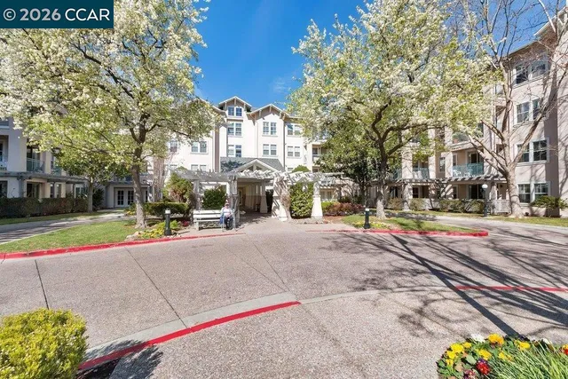 $785,000 | 1860-1860 Tice Creek Drive, Unit 1307, Walnut Creek, CA 94595