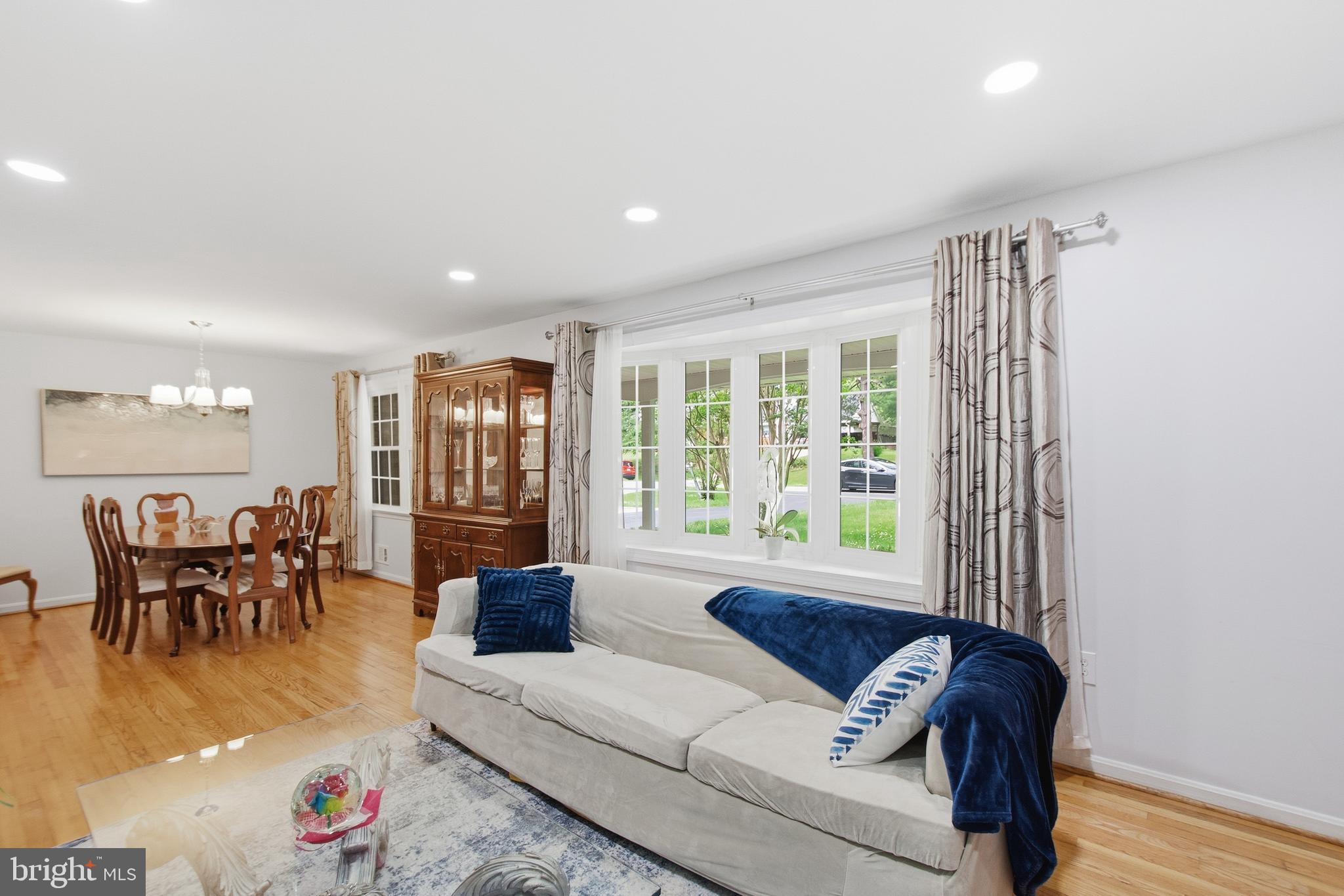 14105 Manchester Road Upper Marlboro, MD 20774 - Photo 10 of 51 livng room view 4