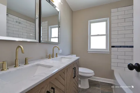 $340,000 | 447 Elmhurst Road, Mount Prospect, IL 60056