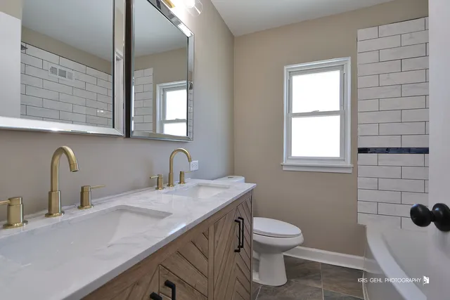 $345,000 | 447 Elmhurst Road, Mount Prospect, IL 60056