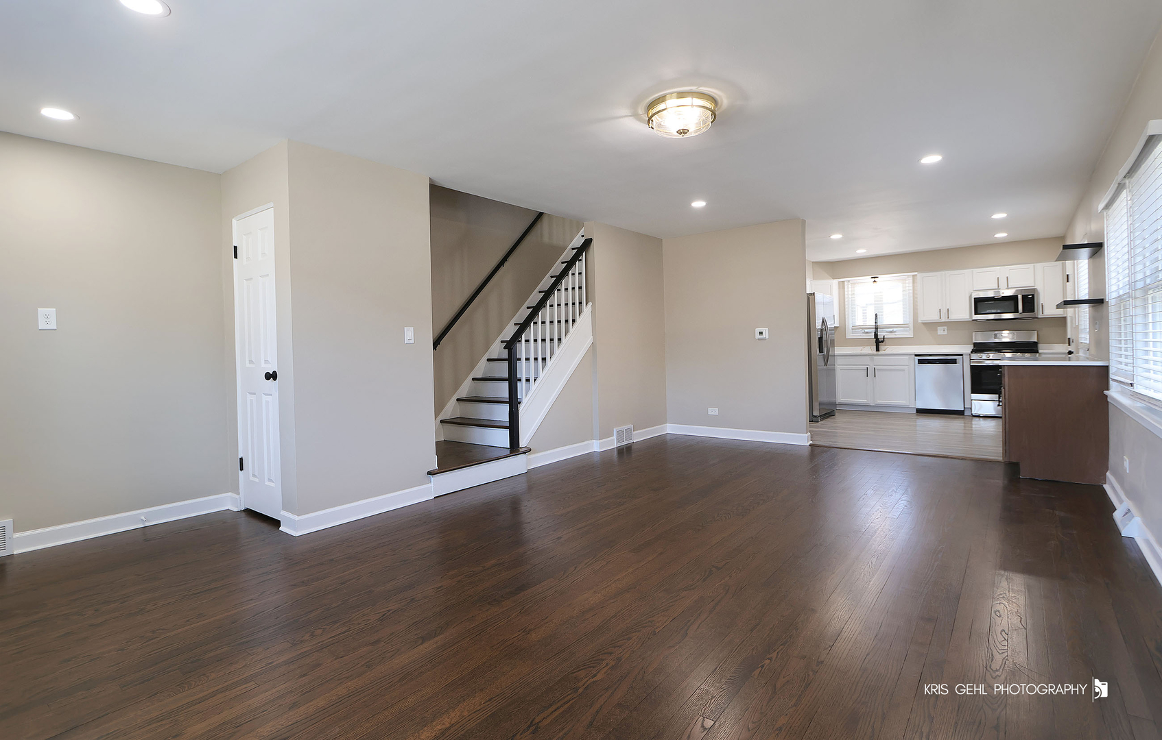 447 Elmhurst Road Mount Prospect, IL 60056 - Photo 2 of 22