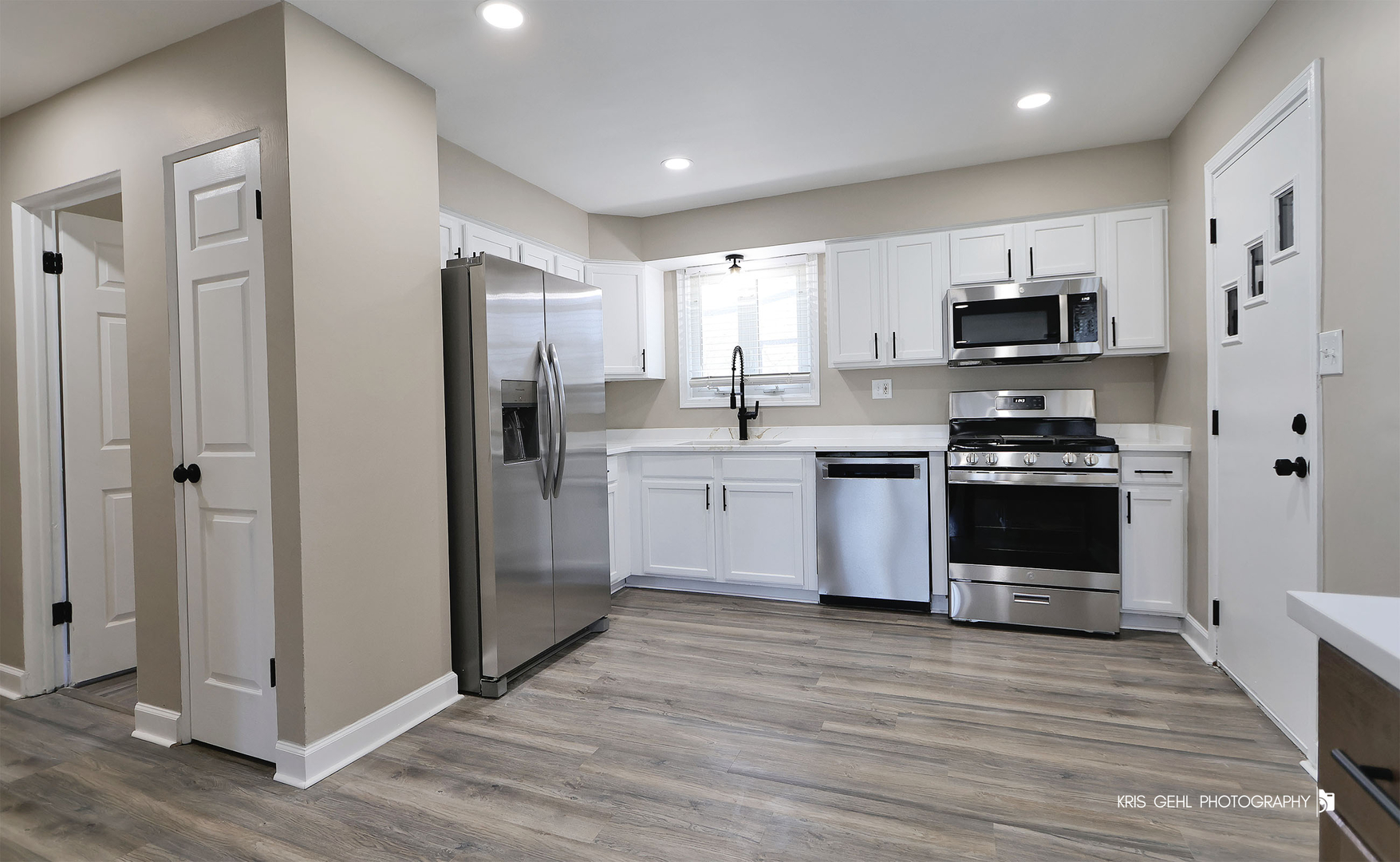 447 Elmhurst Road Mount Prospect, IL 60056 - Photo 5 of 22