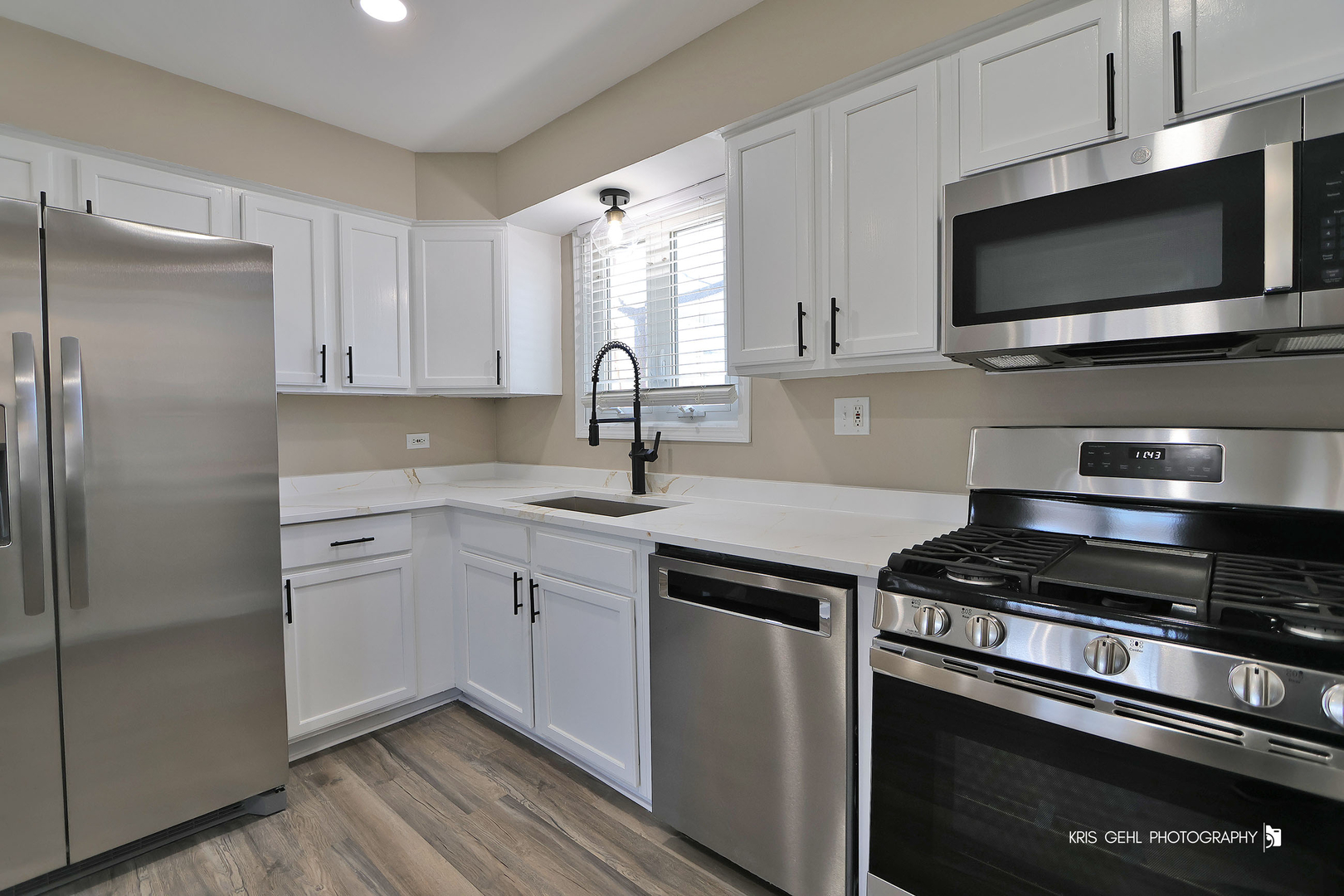 447 Elmhurst Road Mount Prospect, IL 60056 - Photo 6 of 22