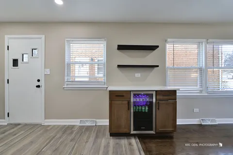 $340,000 | 447 Elmhurst Road, Mount Prospect, IL 60056