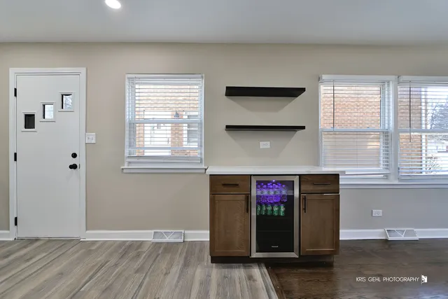 $345,000 | 447 Elmhurst Road, Mount Prospect, IL 60056