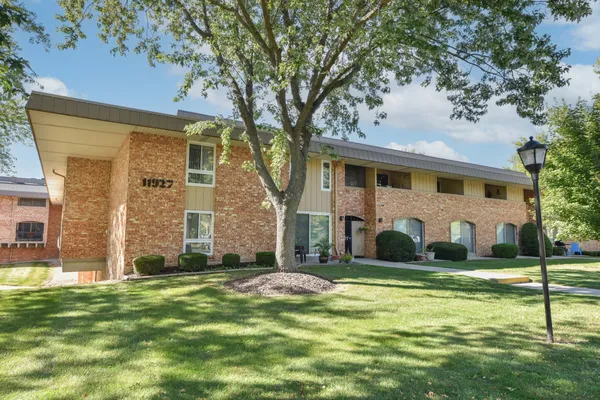 $159,900 | 11927 West Appleton Avenue, Unit 6, Milwaukee, WI 53224