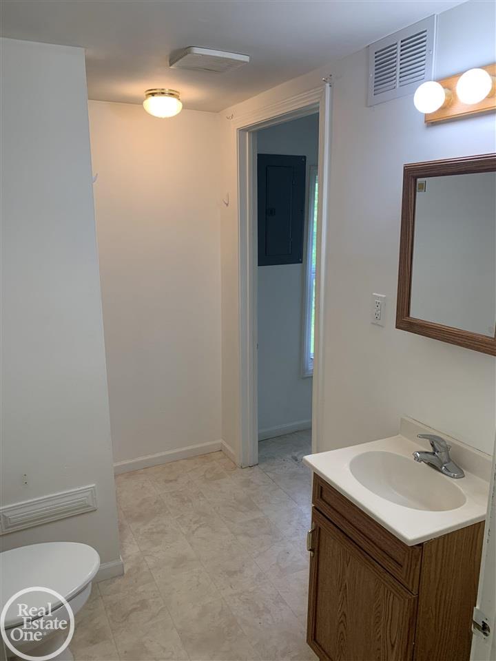 2715 Michigan Road Port Huron, MI 48060 - Photo 25 of 25 Gallery Image 25
