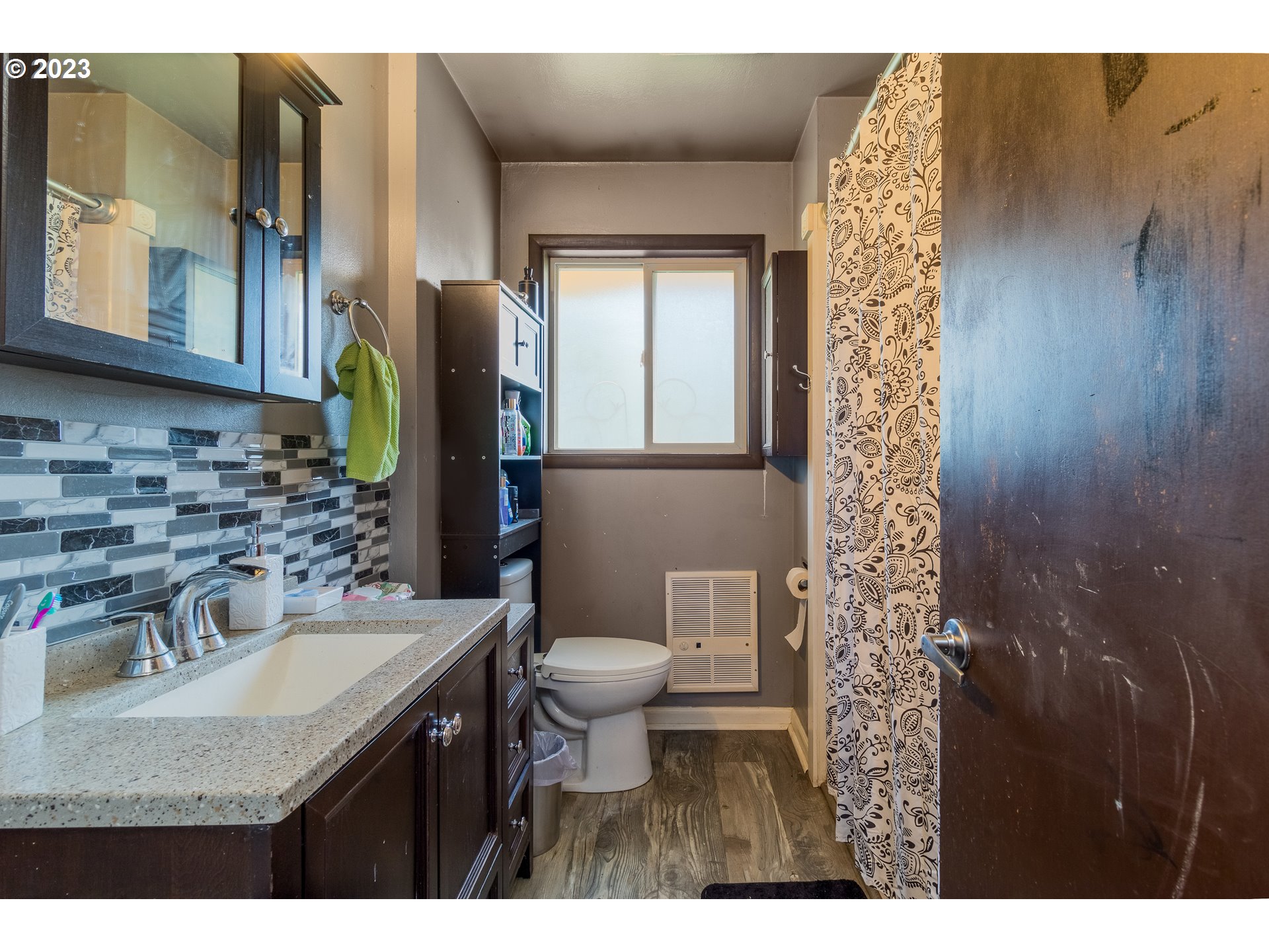840 West Ridgeway Avenue Hermiston, OR 97838 - Photo 11 of 18 Bathroom