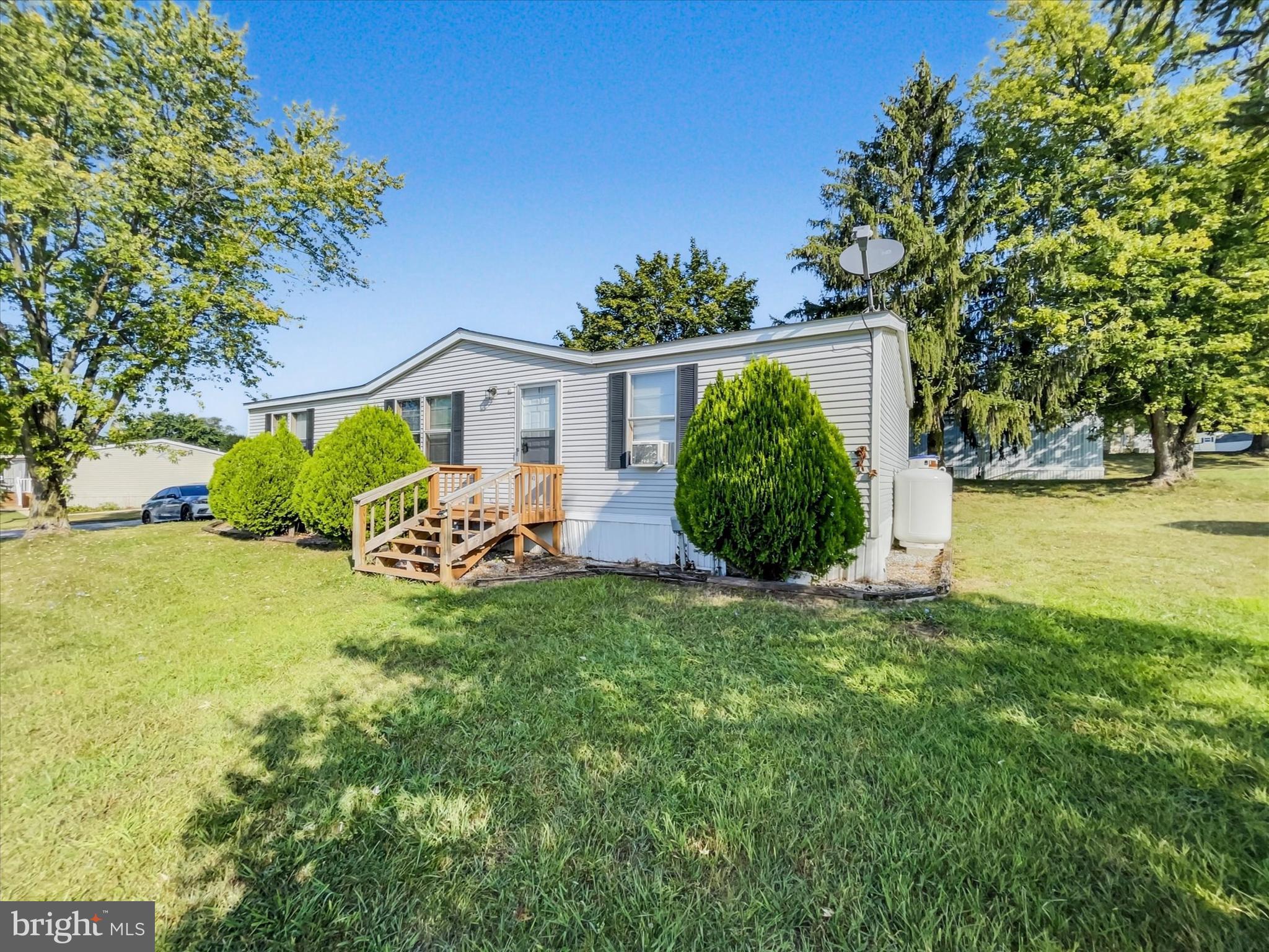 43 B Street York, PA 17408 - Photo 18 of 23 a view of a garden with a house in the background