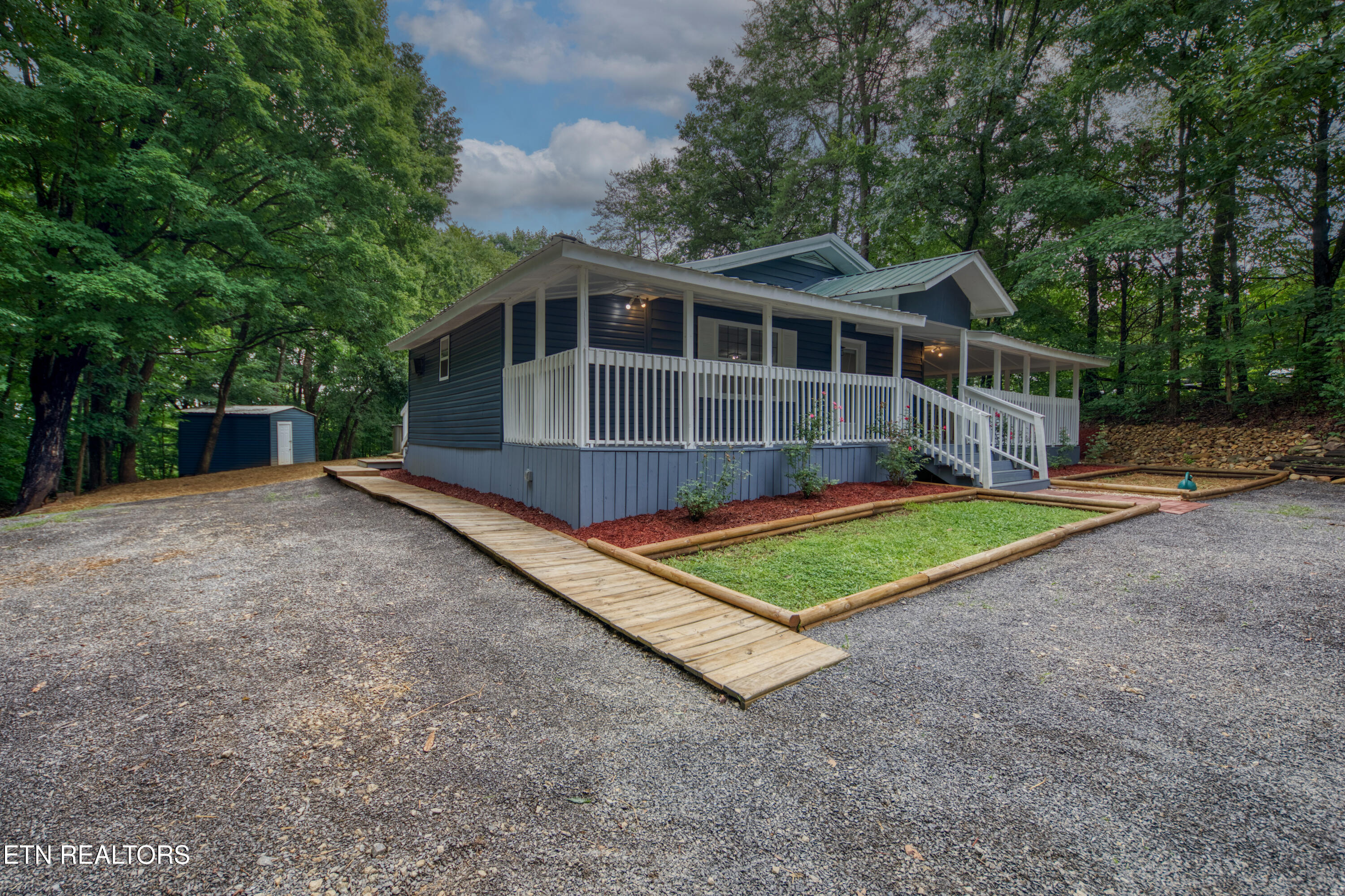 1116 Middle Ridge Road Sevierville, TN 37862 - Photo 3 of 39 3