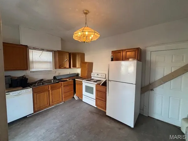 $93,500 | 602 North Wood River Avenue, Wood River, IL 62095