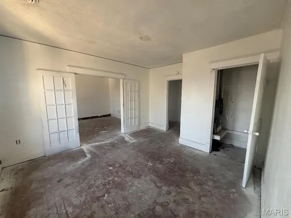 $93,500 | 602 North Wood River Avenue, Wood River, IL 62095