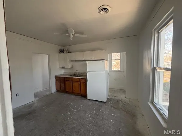 $93,500 | 602 North Wood River Avenue, Wood River, IL 62095