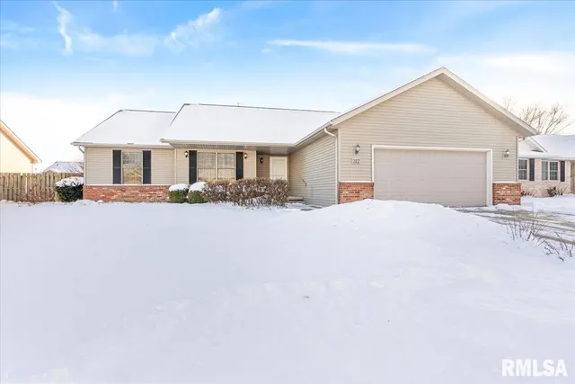 $319,000 | 312 Garvey Lane, Chatham, IL 62629