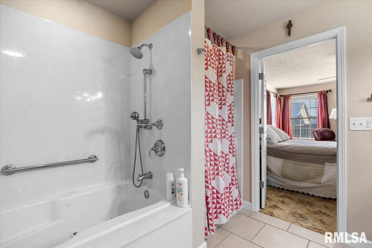 312 Garvey Lane Chatham, IL 62629 - Photo 18 of 34