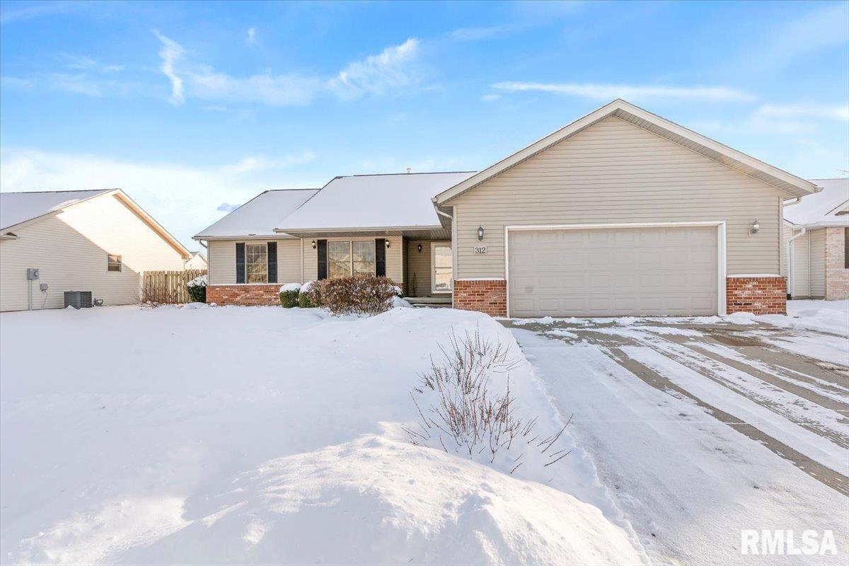 312 Garvey Lane Chatham, IL 62629 - Photo 3 of 34