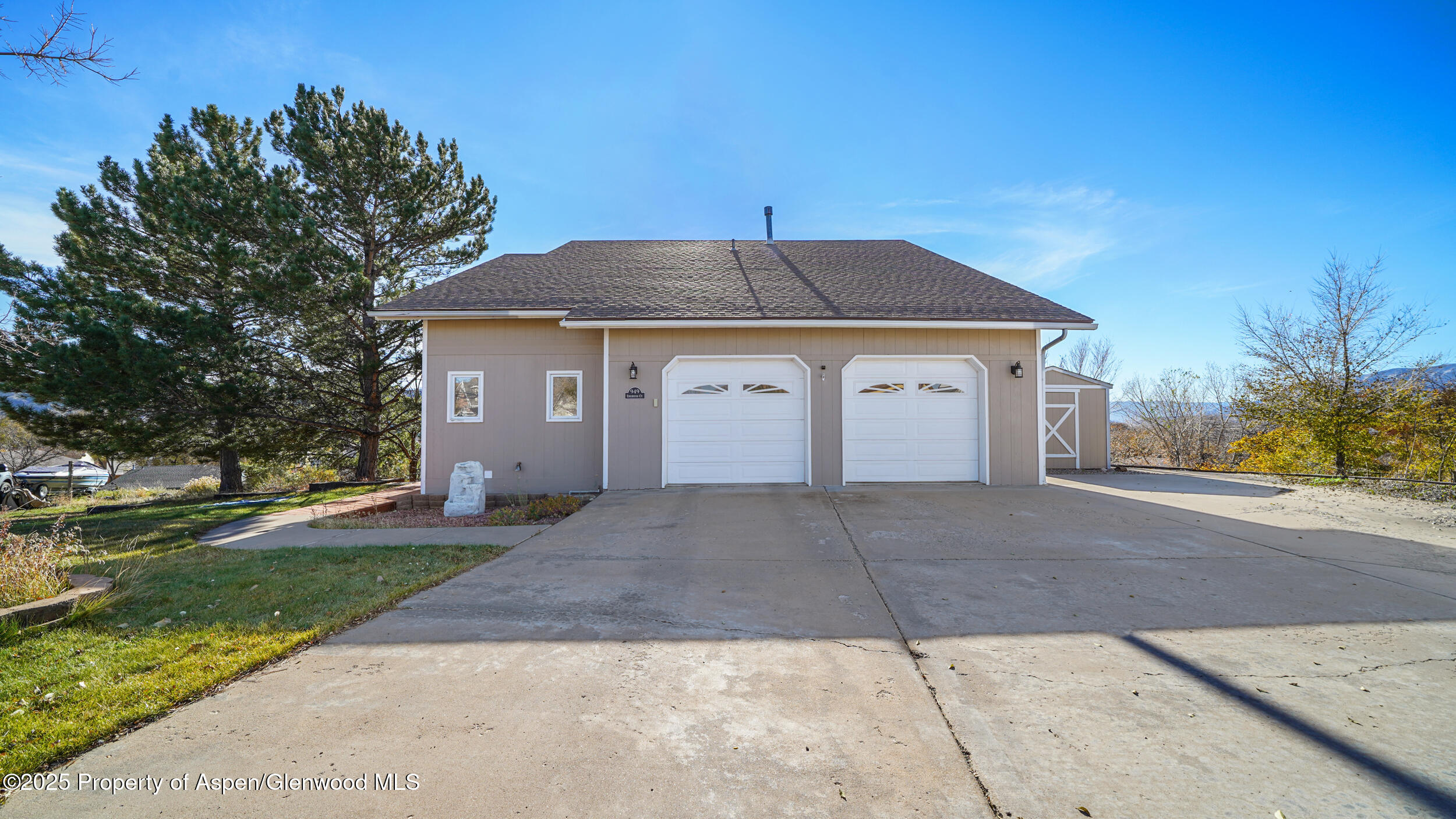949 Edelweiss Court Rifle, CO 81650 - Photo 3 of 40 2 Car Garage