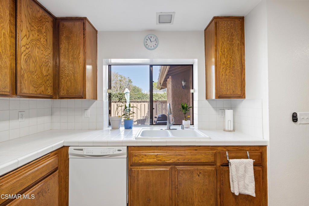 4514 Lubbock Drive, Unit C Simi Valley, CA 93063 - Photo 13 of 25