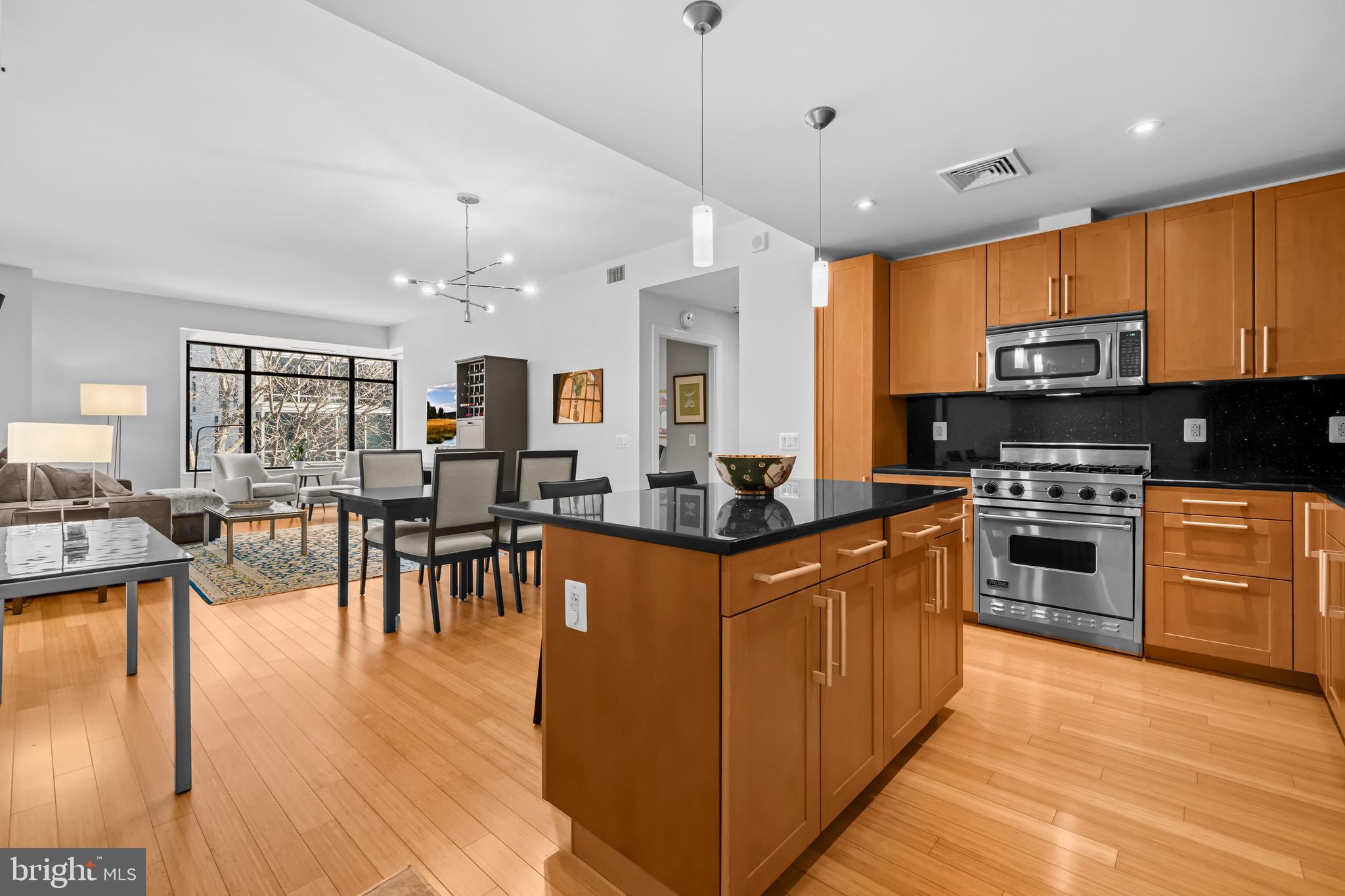 2425 L Street Northwest, Unit 537 Washington, DC 20037 - Photo 2 of 38