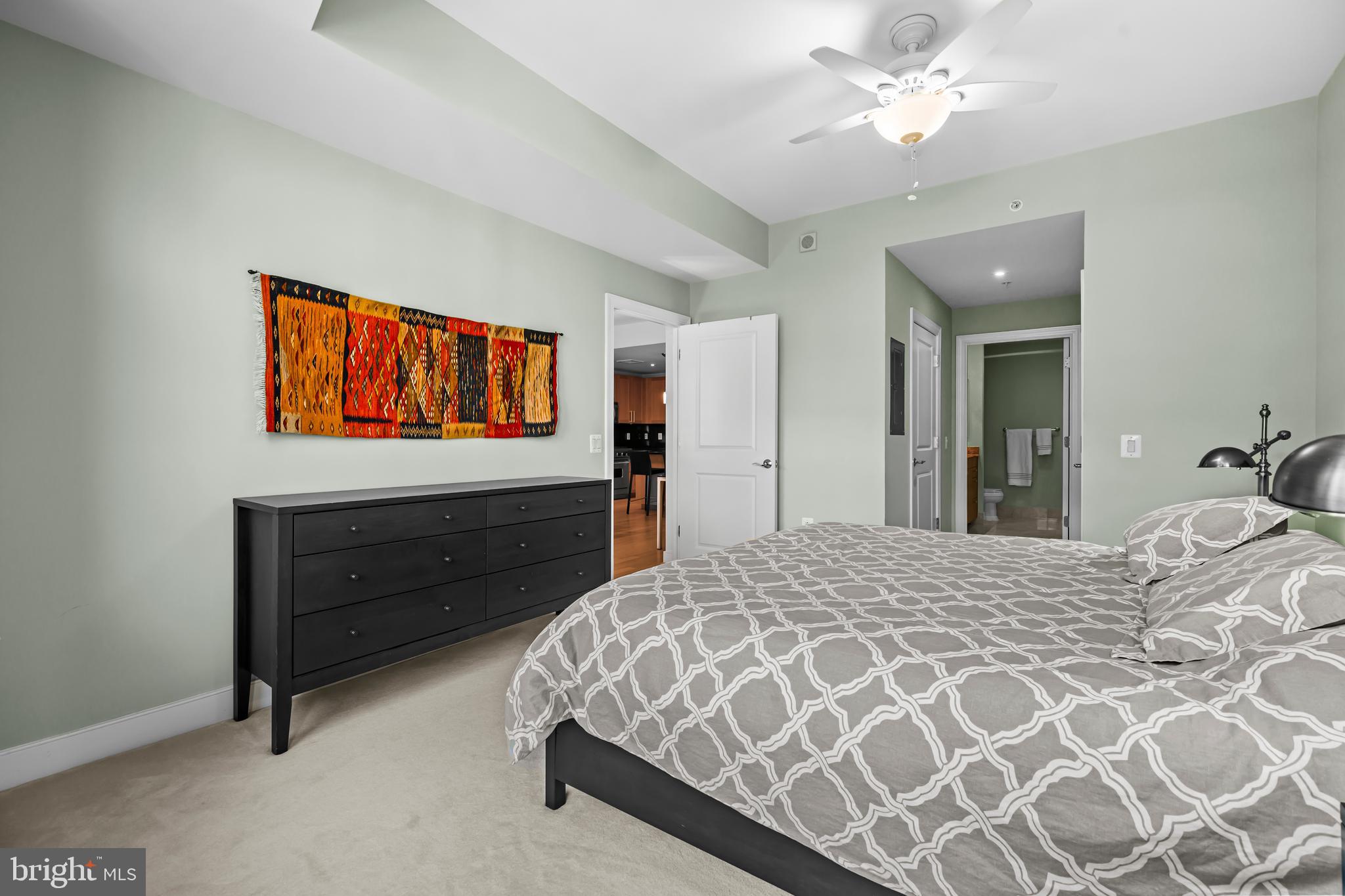 2425 L Street Northwest, Unit 537 Washington, DC 20037 - Photo 24 of 38