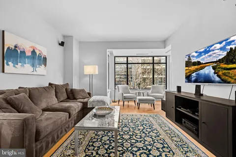 $925,000 | 2425 L Street Northwest, Unit 537, Washington, DC 20037