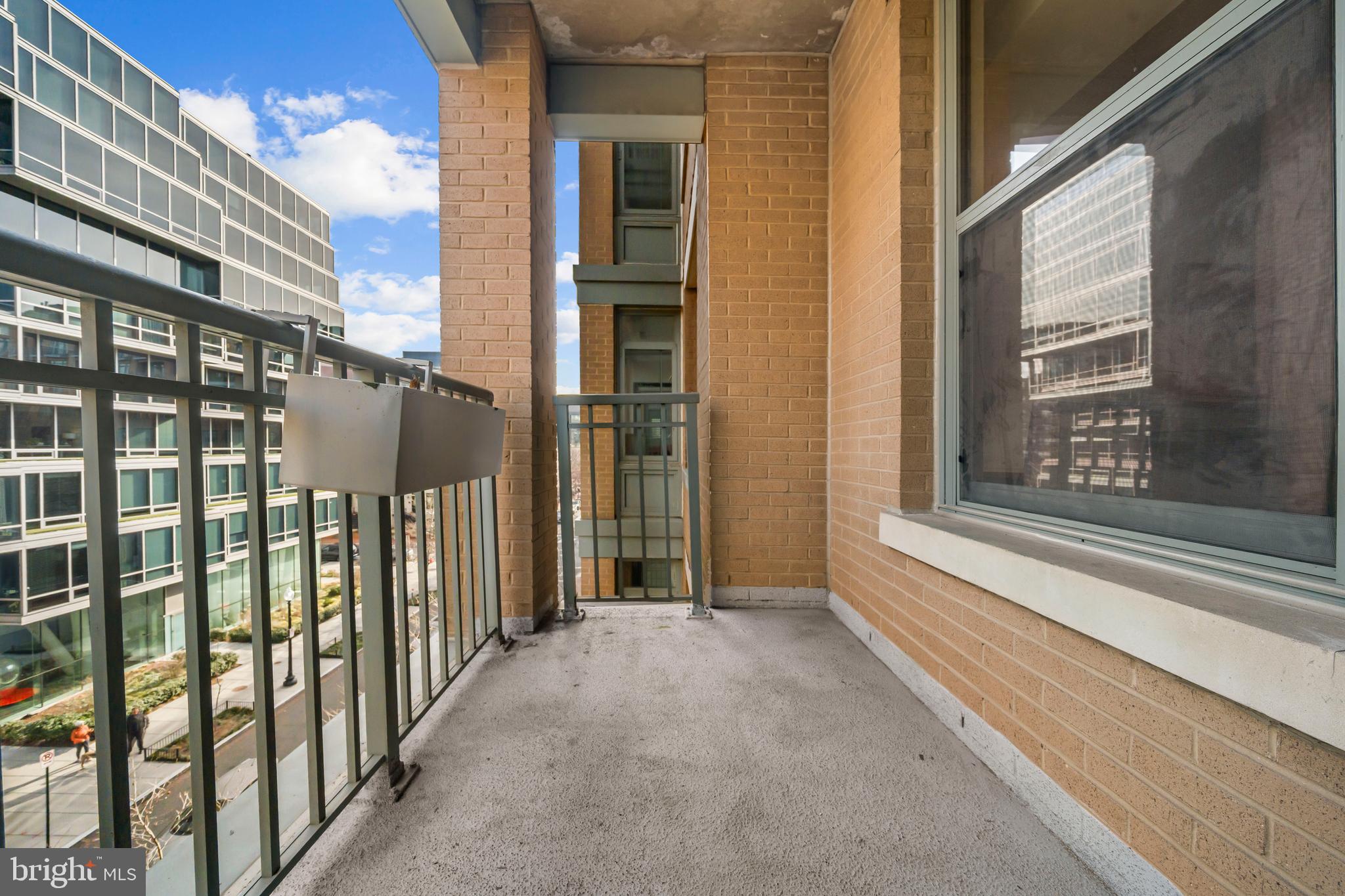 2425 L Street Northwest, Unit 537 Washington, DC 20037 - Photo 9 of 38