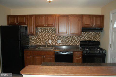 6969 Brookmill Road Baltimore, MD 21215 - Photo 7 of 13 Kitchen