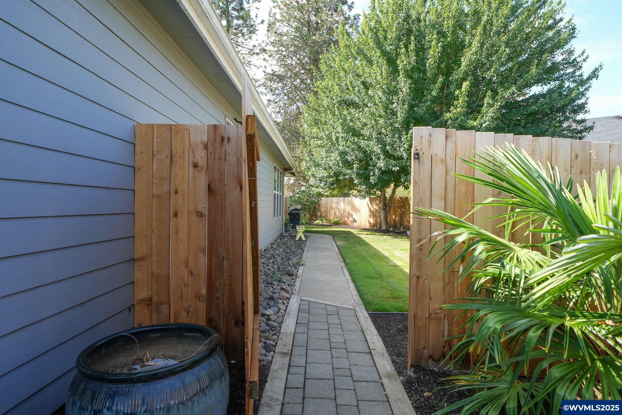 1712 25th Avenue Southwest Albany, OR 97321 - Photo 30 of 37